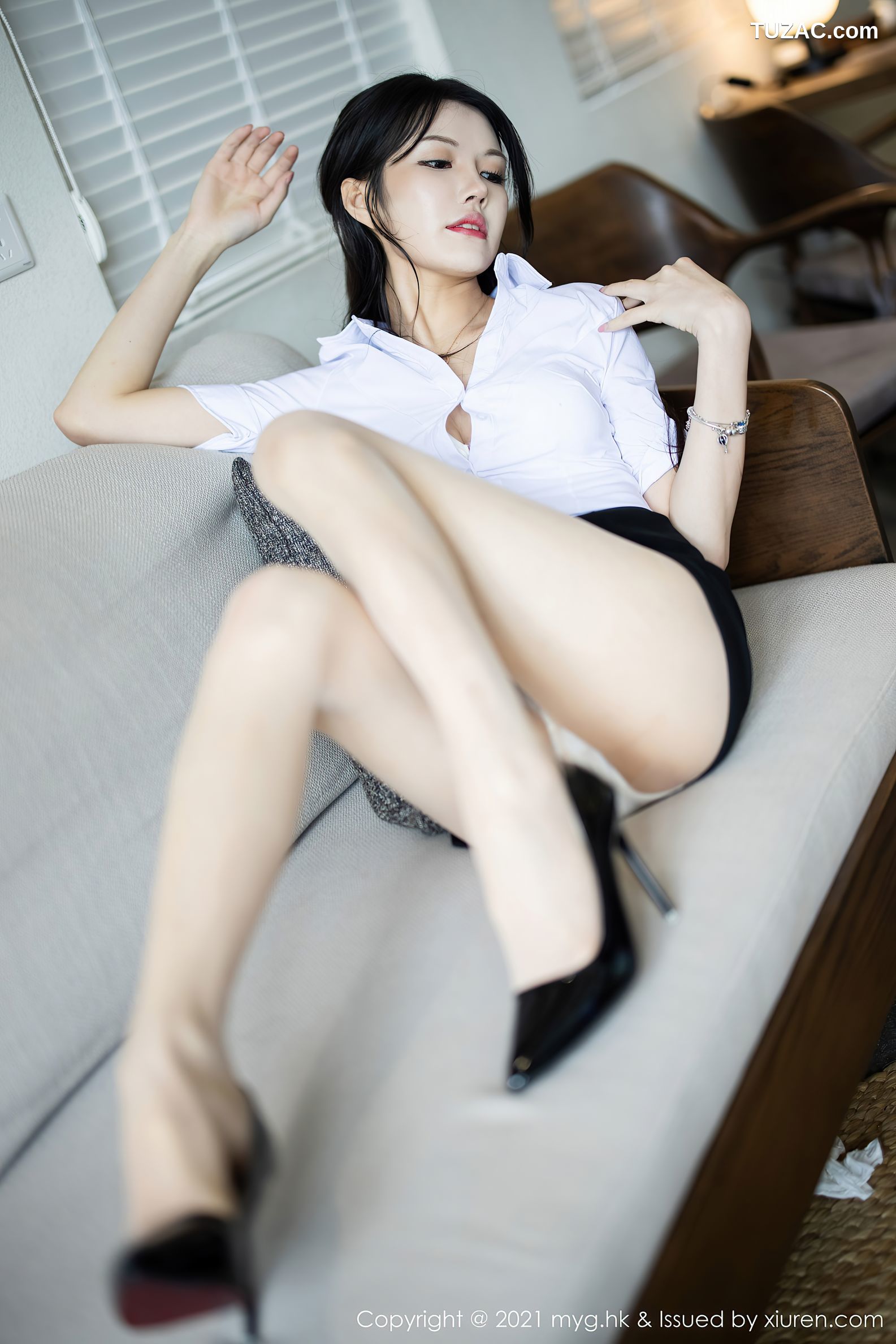 MyGirl美媛馆-572-媛媛酱Belle-杭州旅拍职业摄影师白衬衫黑短裙-2021.08.12