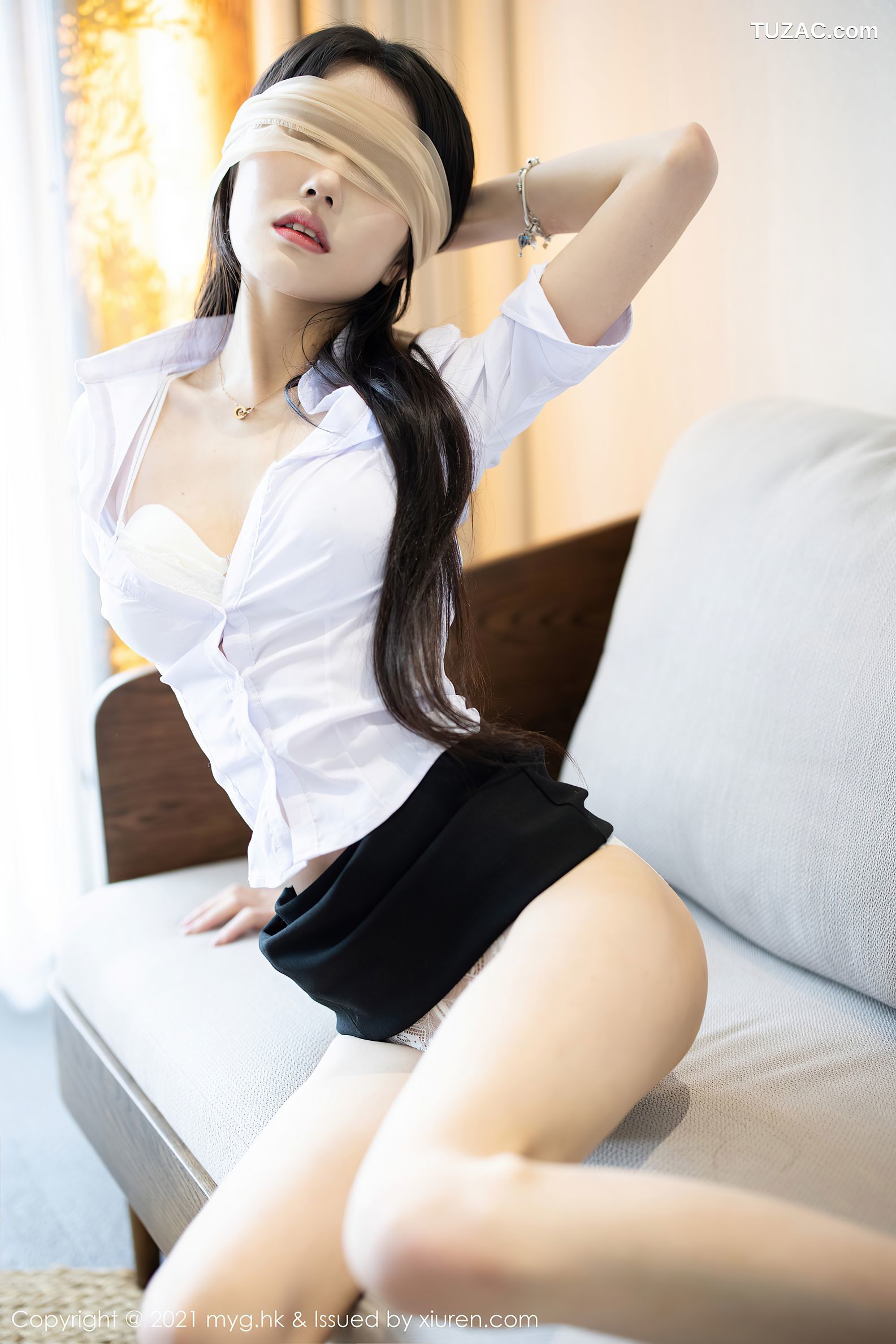 MyGirl美媛馆-572-媛媛酱Belle-杭州旅拍职业摄影师白衬衫黑短裙-2021.08.12