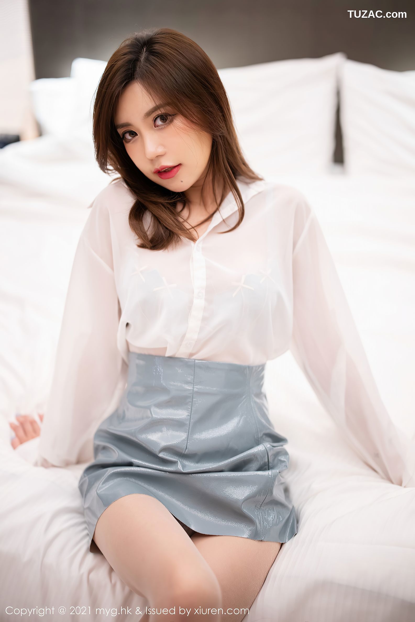 MyGirl美媛馆-583-绮里嘉Carina-杭州旅拍浴室白衬衫灰短裙-2021.08.27