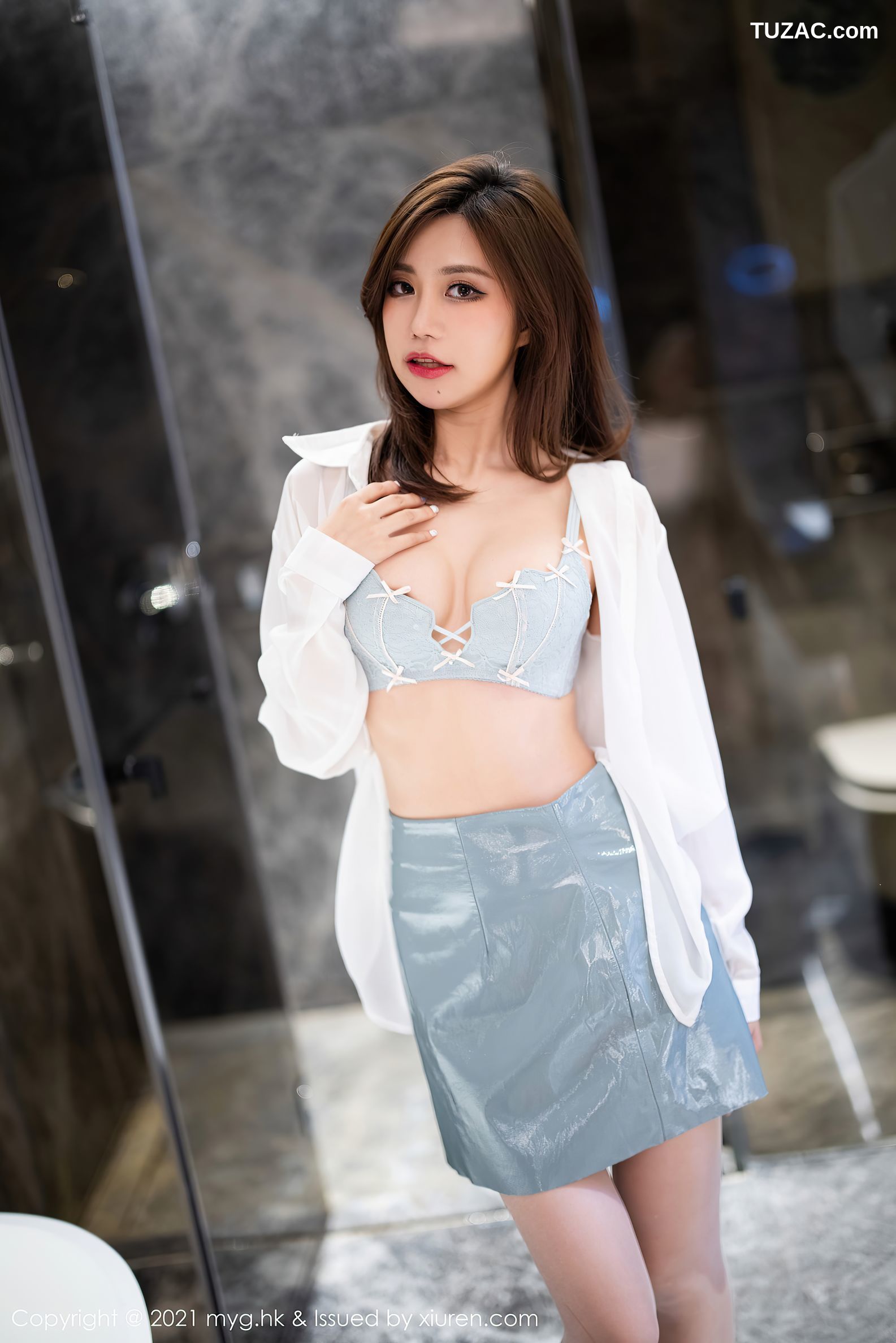 MyGirl美媛馆-583-绮里嘉Carina-杭州旅拍浴室白衬衫灰短裙-2021.08.27