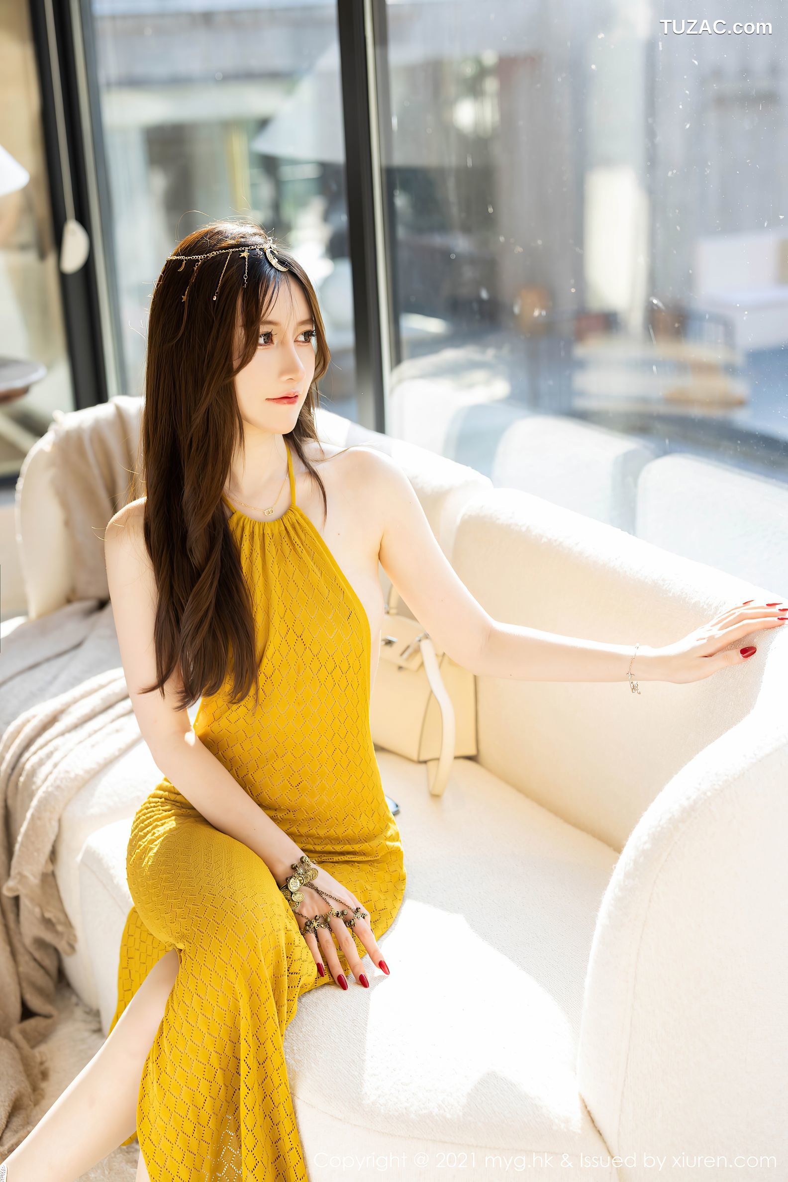 MyGirl美媛馆-605-美桃酱-长三角旅拍土黄缕空露背长裙-2021.10.18
