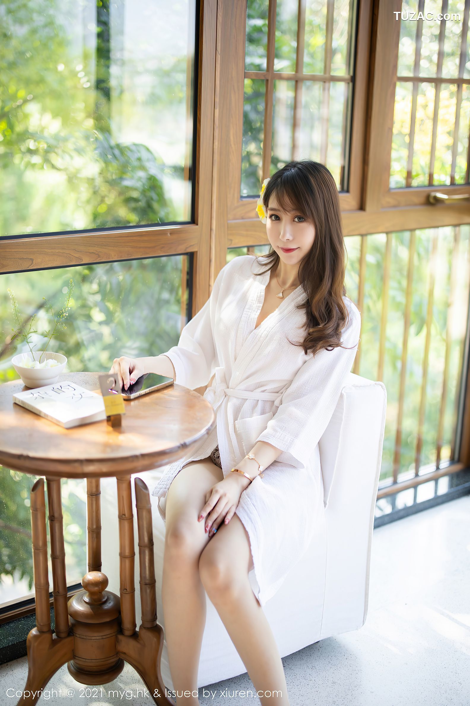 MyGirl美媛馆-613-水水er-长三角旅拍白睡袍白色镂空内衣-灰连衣短裙-2021.11.03