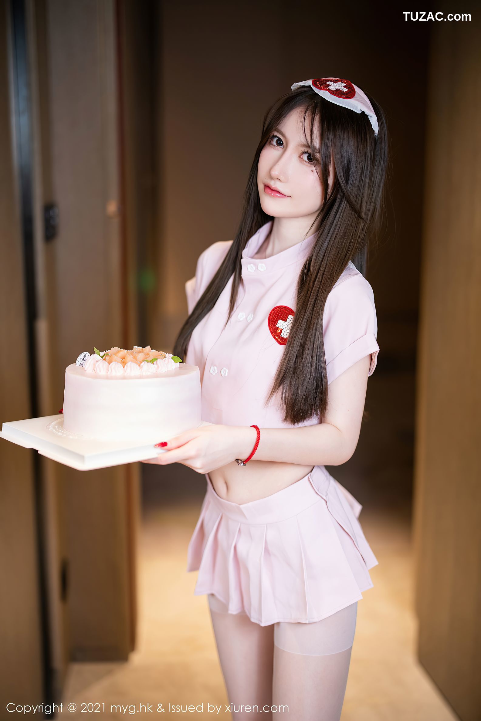 MyGirl美媛馆-615-美桃酱-长三角旅拍粉色护士制服白色内衣肉丝-2021.11.10