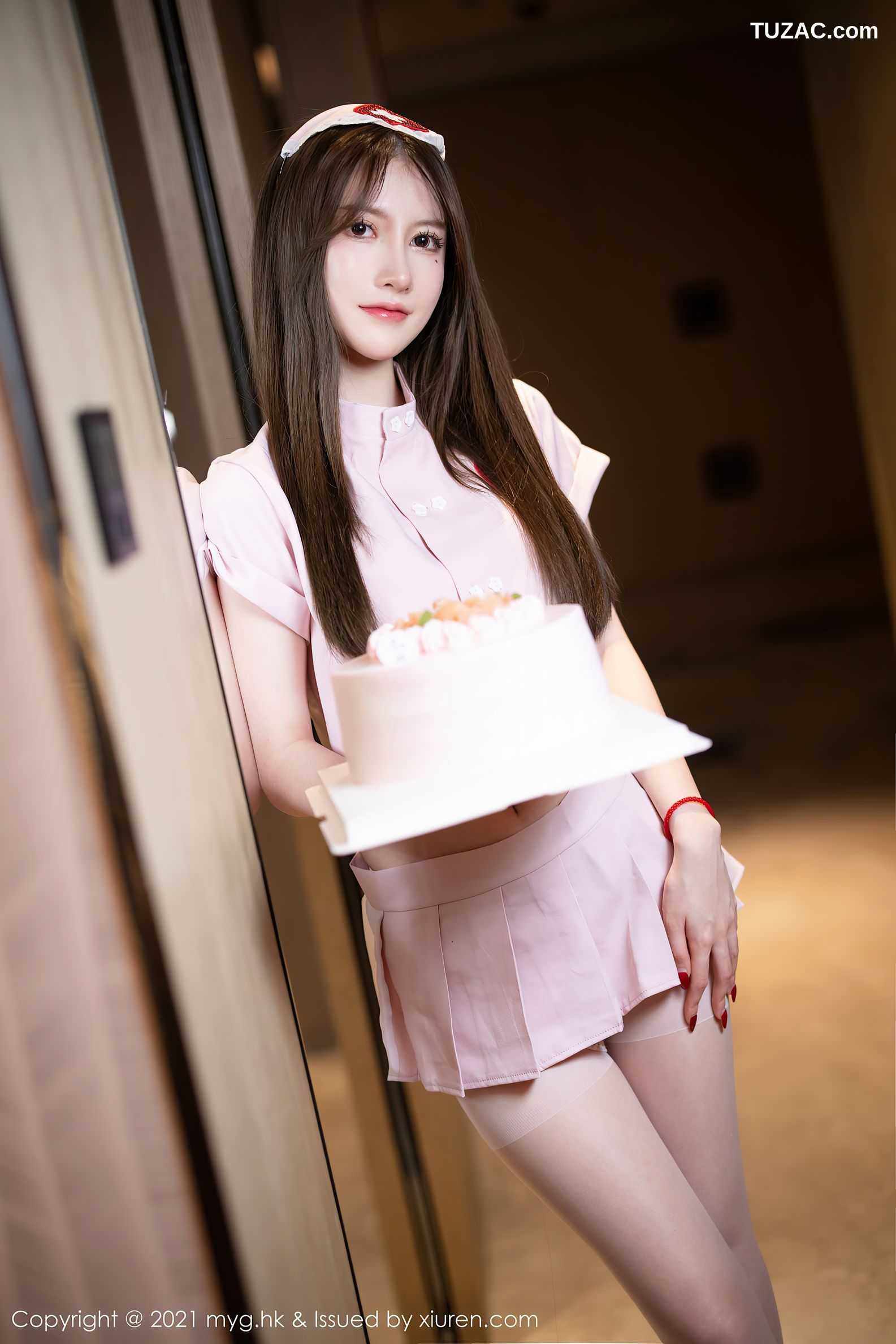 MyGirl美媛馆-615-美桃酱-长三角旅拍粉色护士制服白色内衣肉丝-2021.11.10