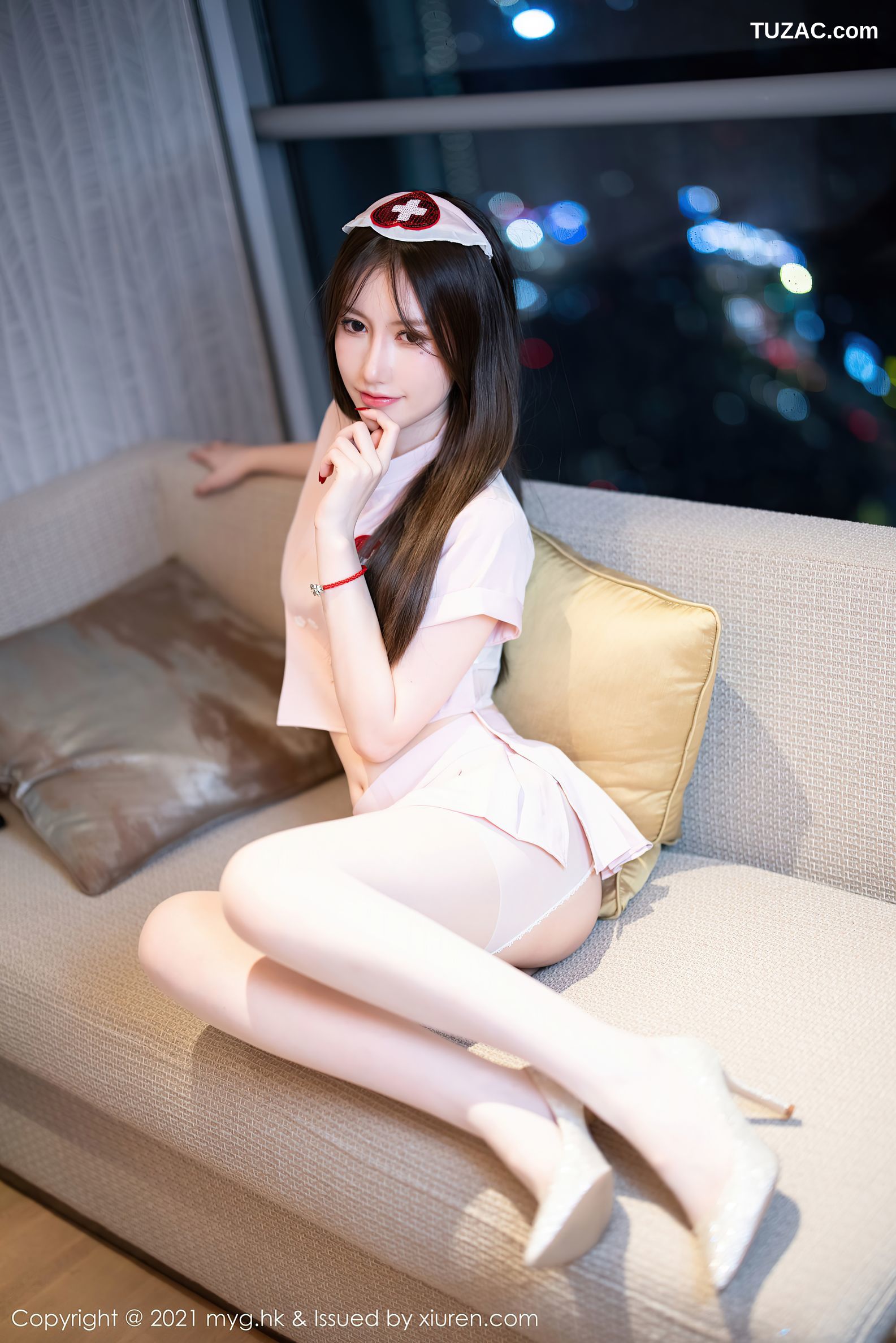 MyGirl美媛馆-615-美桃酱-长三角旅拍粉色护士制服白色内衣肉丝-2021.11.10