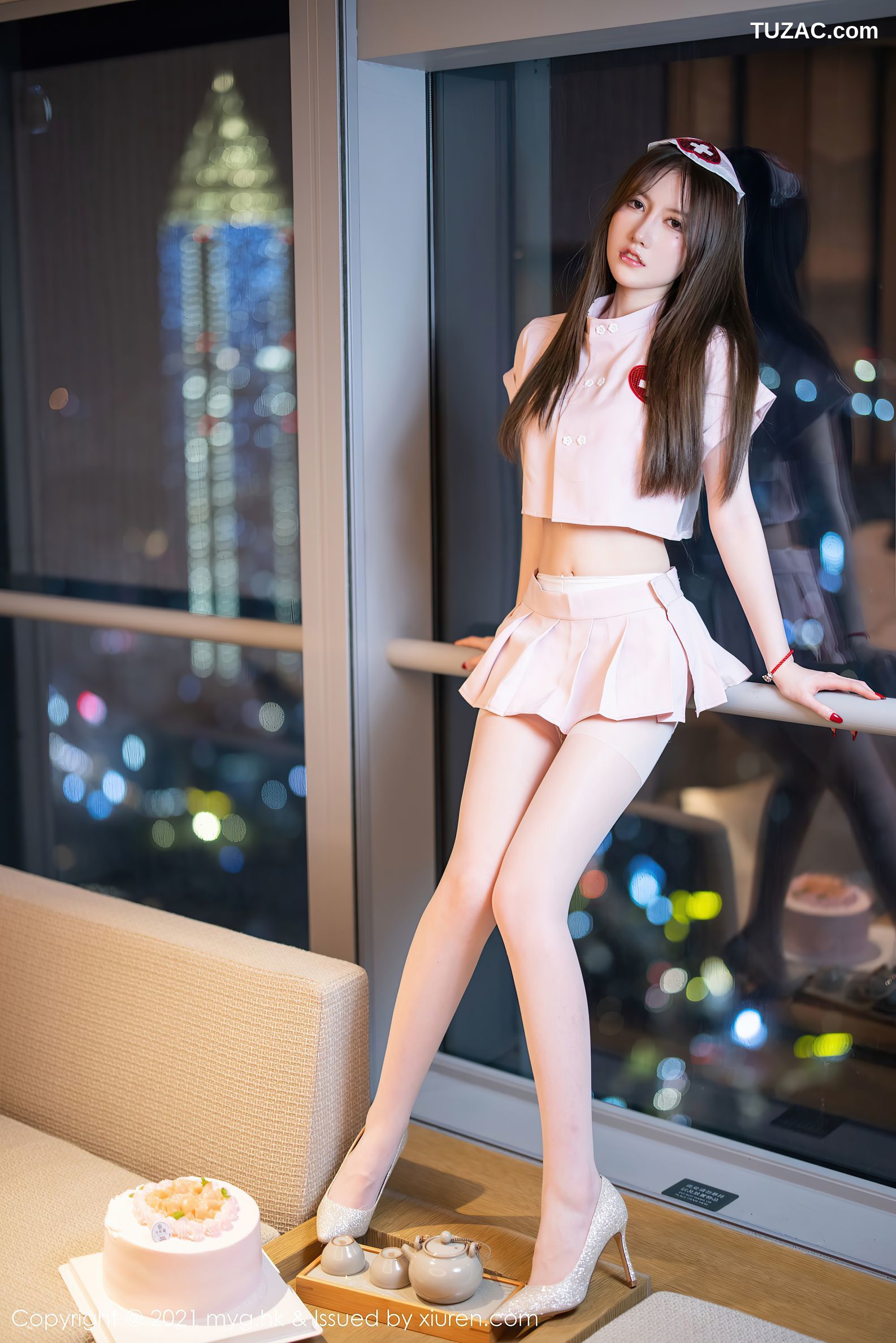 MyGirl美媛馆-615-美桃酱-长三角旅拍粉色护士制服白色内衣肉丝-2021.11.10