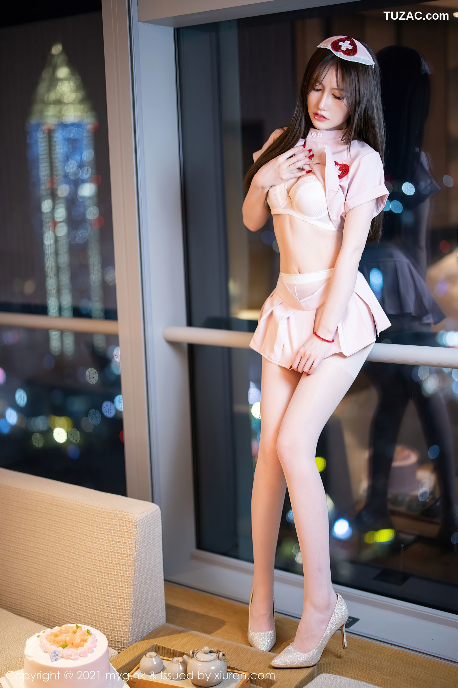 MyGirl美媛馆-615-美桃酱-长三角旅拍粉色护士制服白色内衣肉丝-2021.11.10