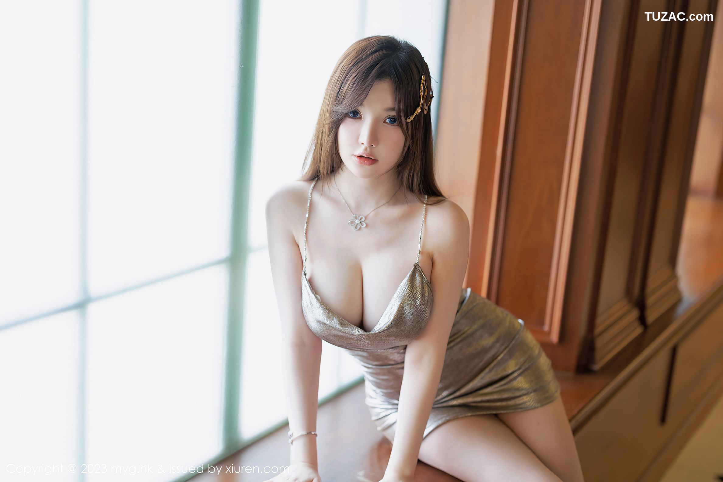 MyGirl美媛馆-646-糯美子-澳门旅拍-暗金色吊带短裙-2023.02.17