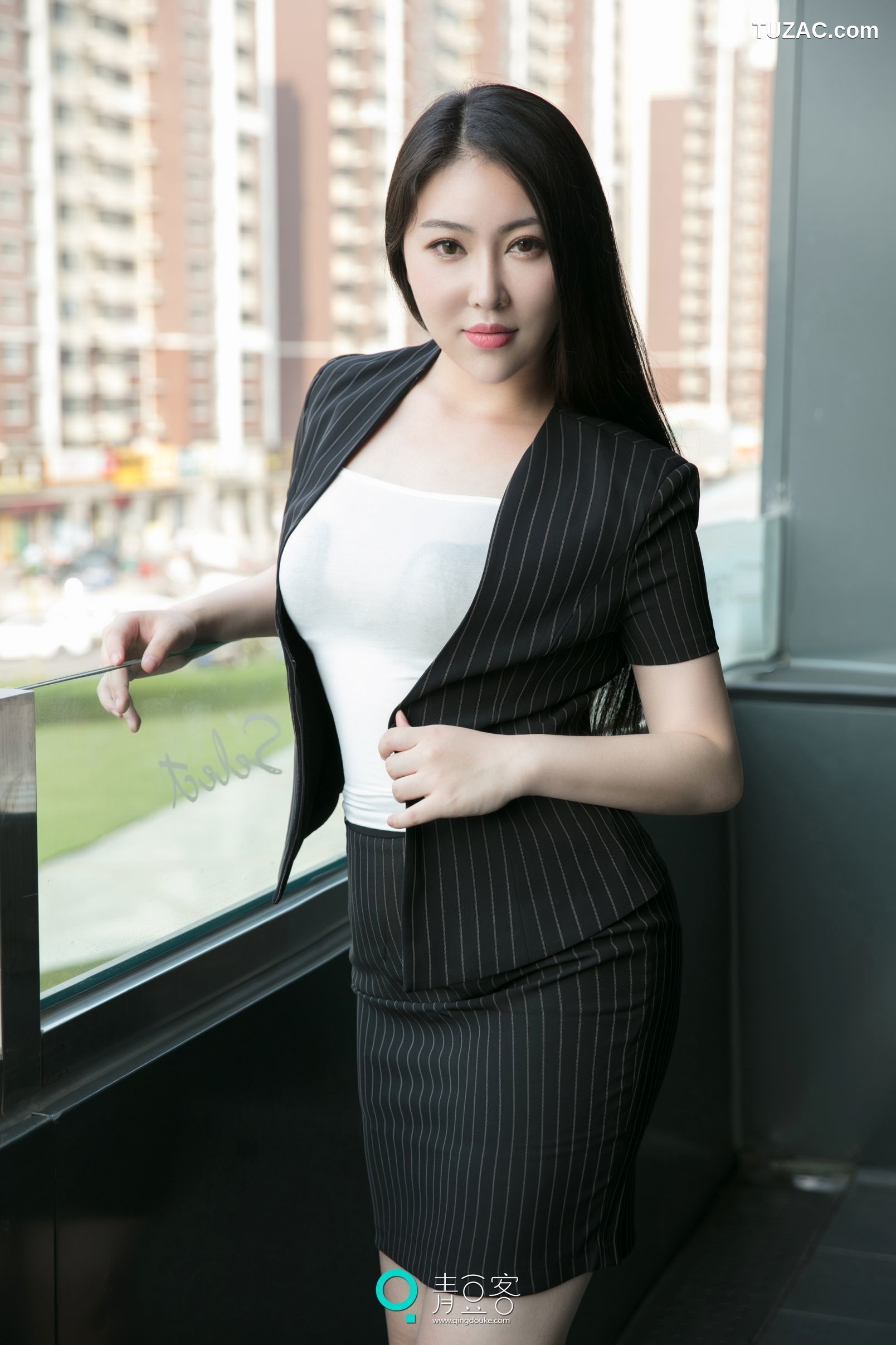 Qingdouke青豆客-馨露-粉色厨娘-连体丝袜-黑丝OL-2017.06.12