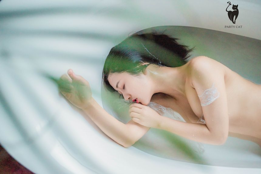 [PARTYCAT]轰趴猫特刊玉女大尺度套图[37P]