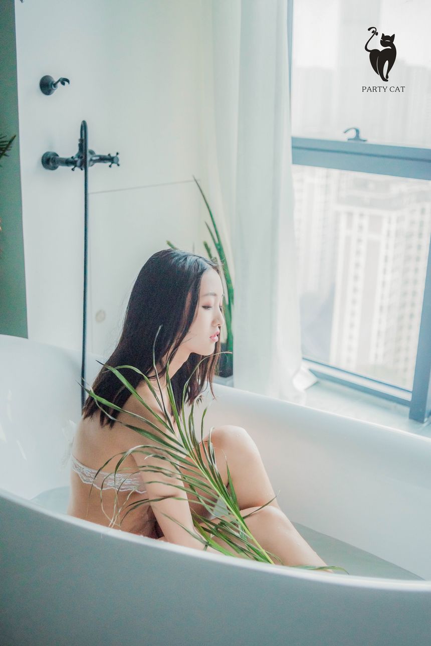 [PARTYCAT]轰趴猫特刊玉女大尺度套图[37P]
