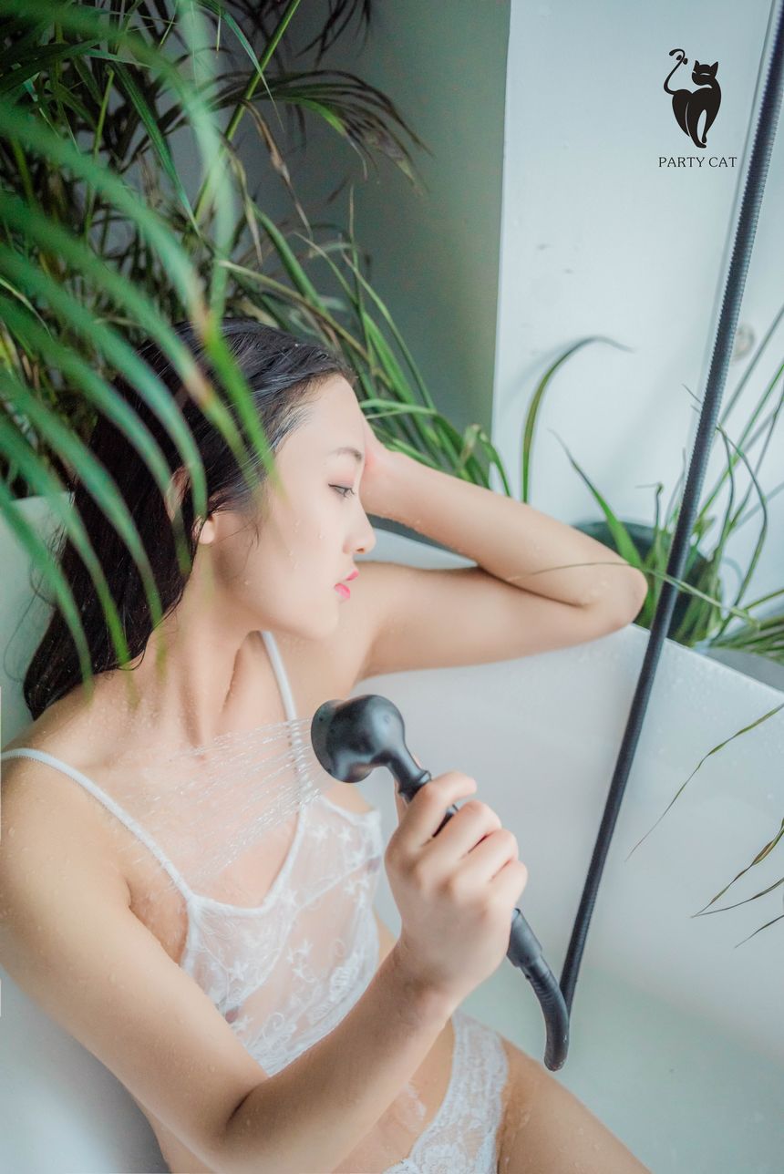 [PARTYCAT]轰趴猫特刊玉女大尺度套图[37P]