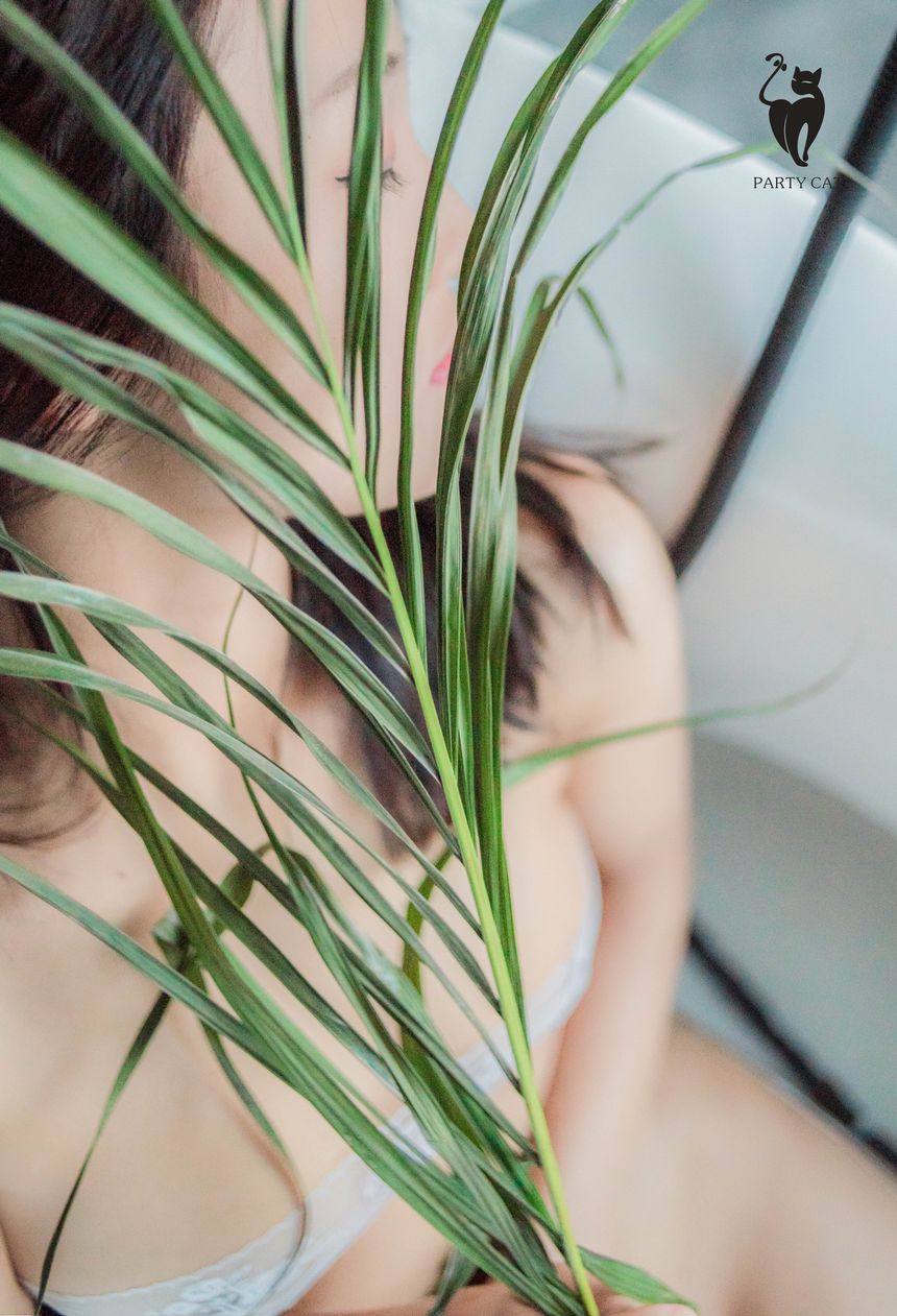 [PARTYCAT]轰趴猫特刊玉女大尺度套图[37P]