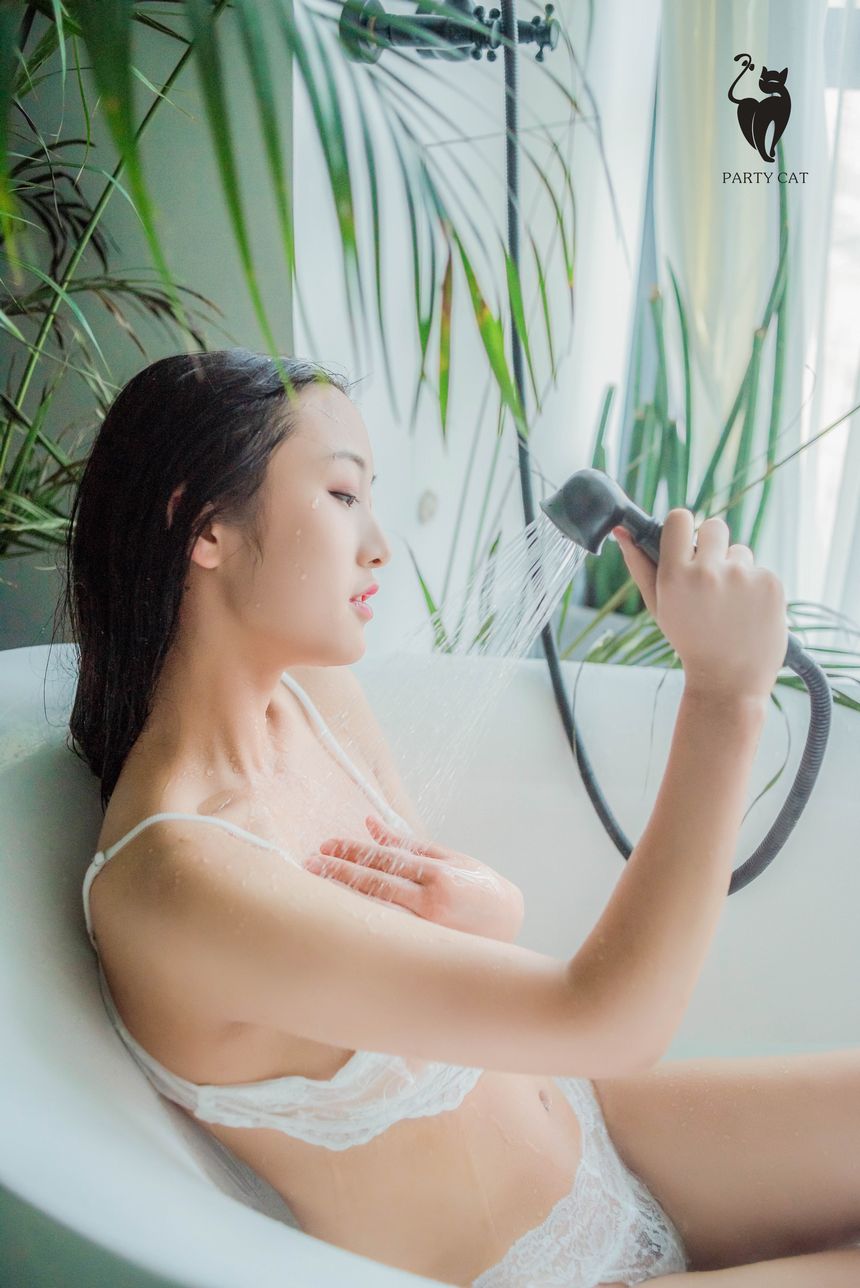 [PARTYCAT]轰趴猫特刊玉女大尺度套图[37P]