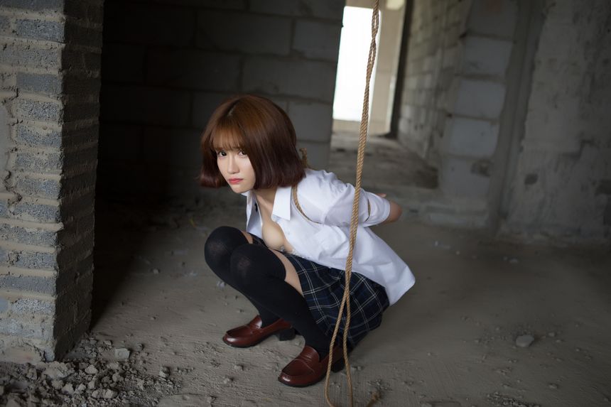 k8傲娇萌萌Vivian学生装野外SM无圣光[42P]