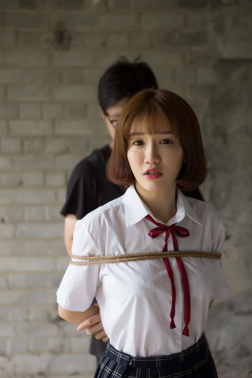 k8傲娇萌萌Vivian学生装野外SM无圣光[42P]