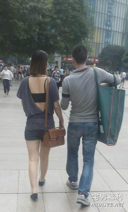 【内涵图】妹子，你有那么饥渴啊？来找哥哥我啊！