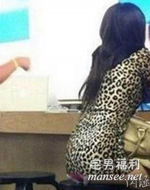 【内涵图】妹子，你有那么饥渴啊？来找哥哥我啊！