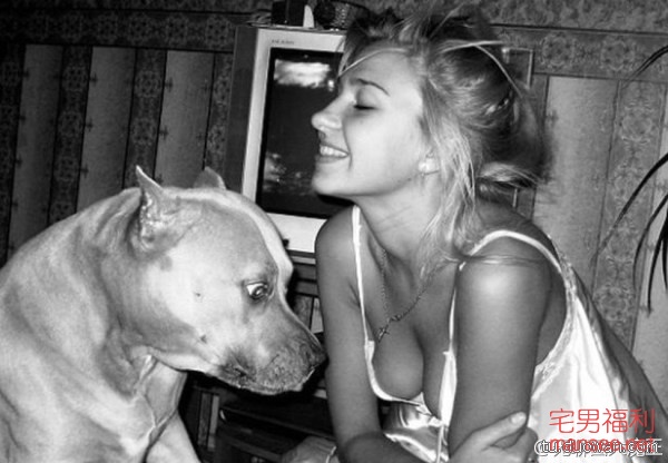 【内涵销魂图】又一波妹纸来袭，开车姿势太销魂了！