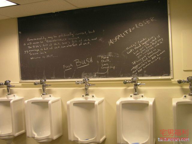 【内涵销魂图】又一波妹纸来袭，开车姿势太销魂了！