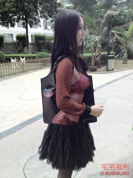 【内涵销魂图】又一波妹纸来袭，开车姿势太销魂了！