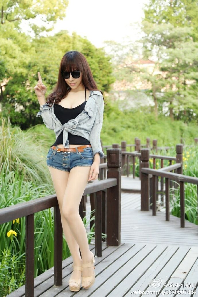 中国版乳神冲田杏梨 金小小猫儿性感写真