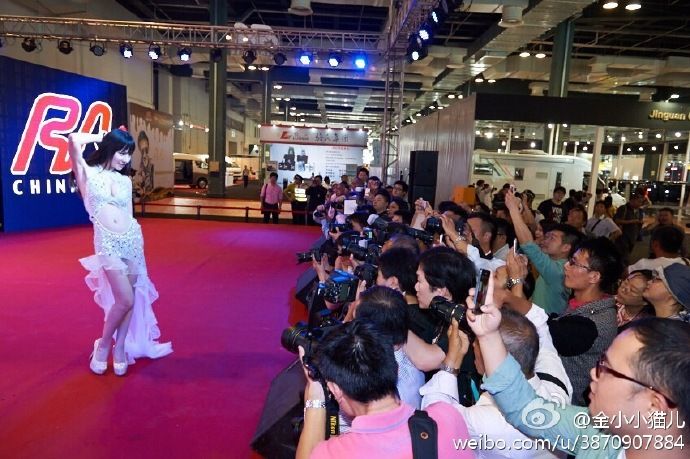 中国版乳神冲田杏梨 金小小猫儿性感写真