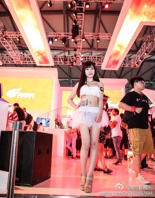 中国版乳神冲田杏梨 金小小猫儿性感写真