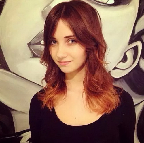 丹麦保守党副主席美爆了 穿成这样开大会