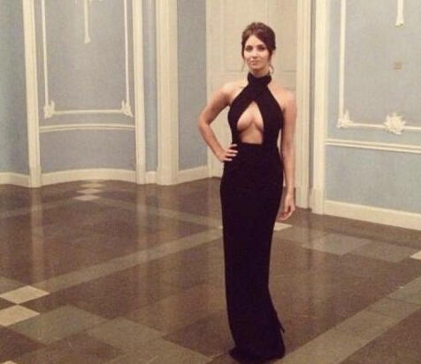 丹麦保守党副主席美爆了 穿成这样开大会