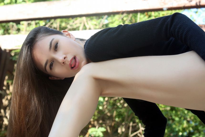 [亚站撸图]极品女神Leona Mia无圣光套图[111P]