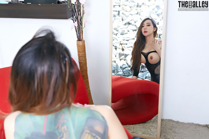 [亚站撸图]极品女神Rayna撸至深套图（三）[109P]