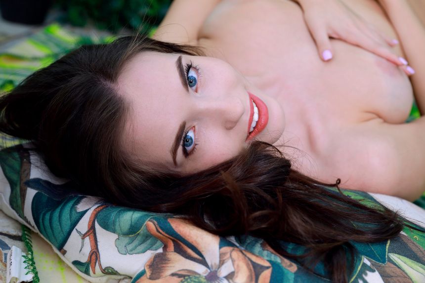 [亚站撸图]极品女神Velana无圣光套图（二）[116P]