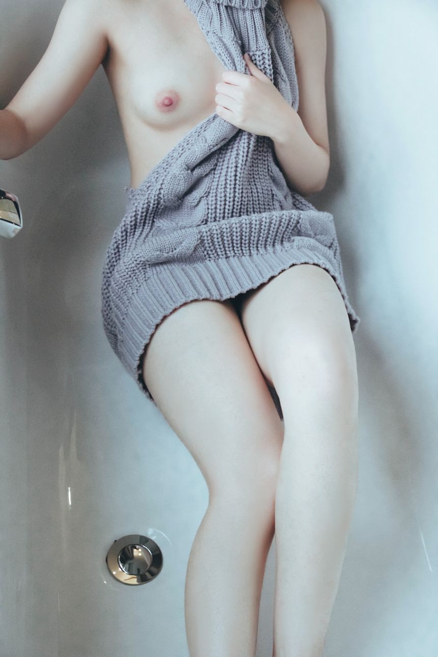 团子最新作品VIP会员套图系列-毛衣少女[81P]