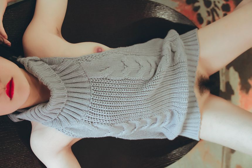 团子最新作品VIP会员套图系列-毛衣少女[81P]