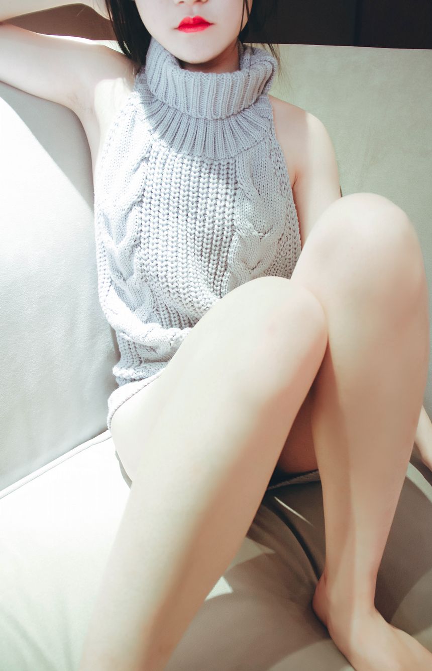 团子最新作品VIP会员套图系列-毛衣少女[81P]