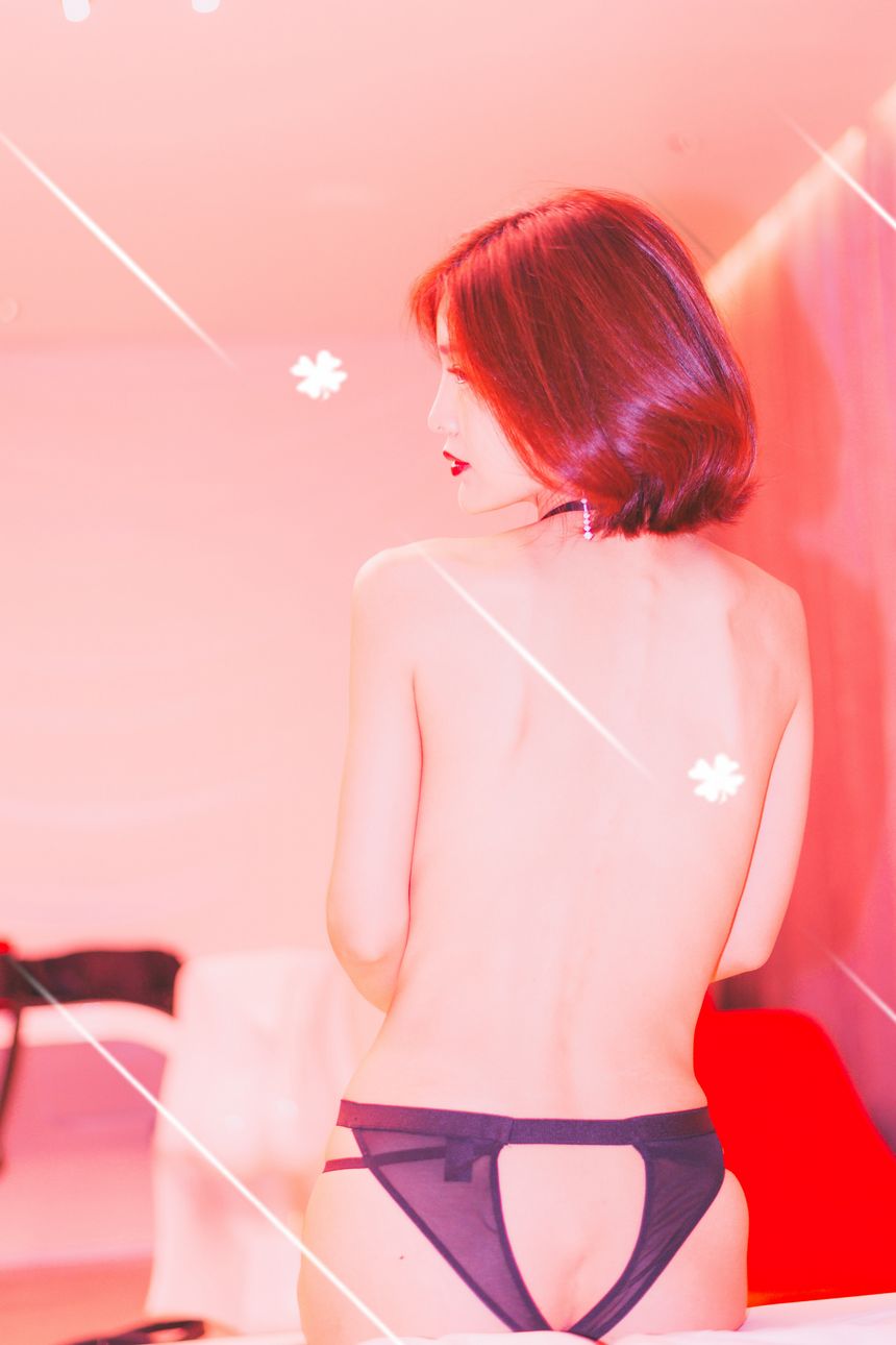 微博女神闫盼盼11月最新VIP大尺度套图[59P]