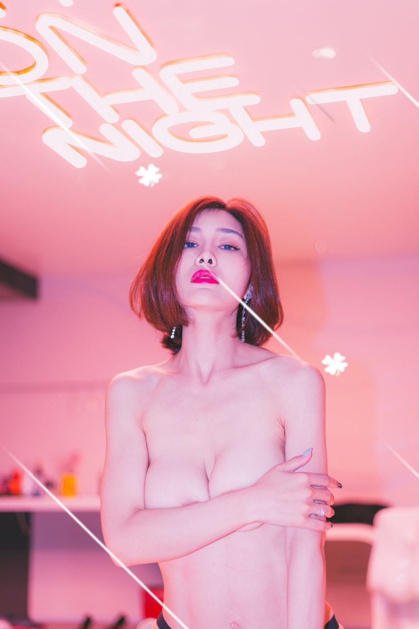 微博女神闫盼盼11月最新VIP大尺度套图[59P]