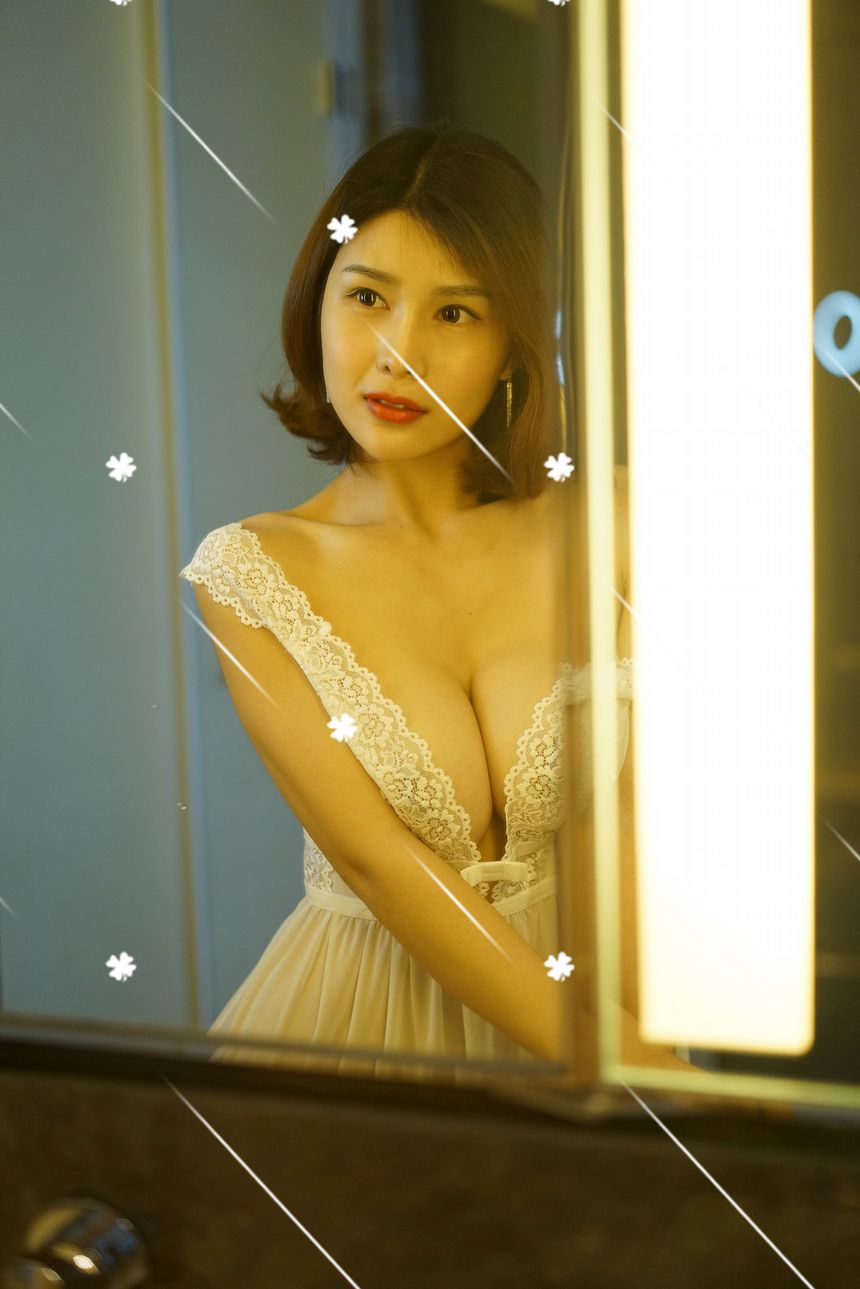 微博女神闫盼盼5月最新VIP大尺度套图[43P]