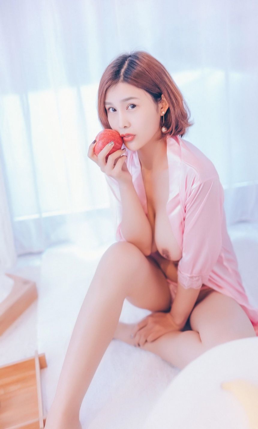 微博女神闫盼盼圣诞节特供无圣光套图[39P]