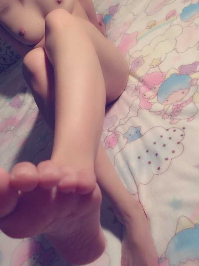 微博热门超美萝莉千音伊代私密套图[96P]