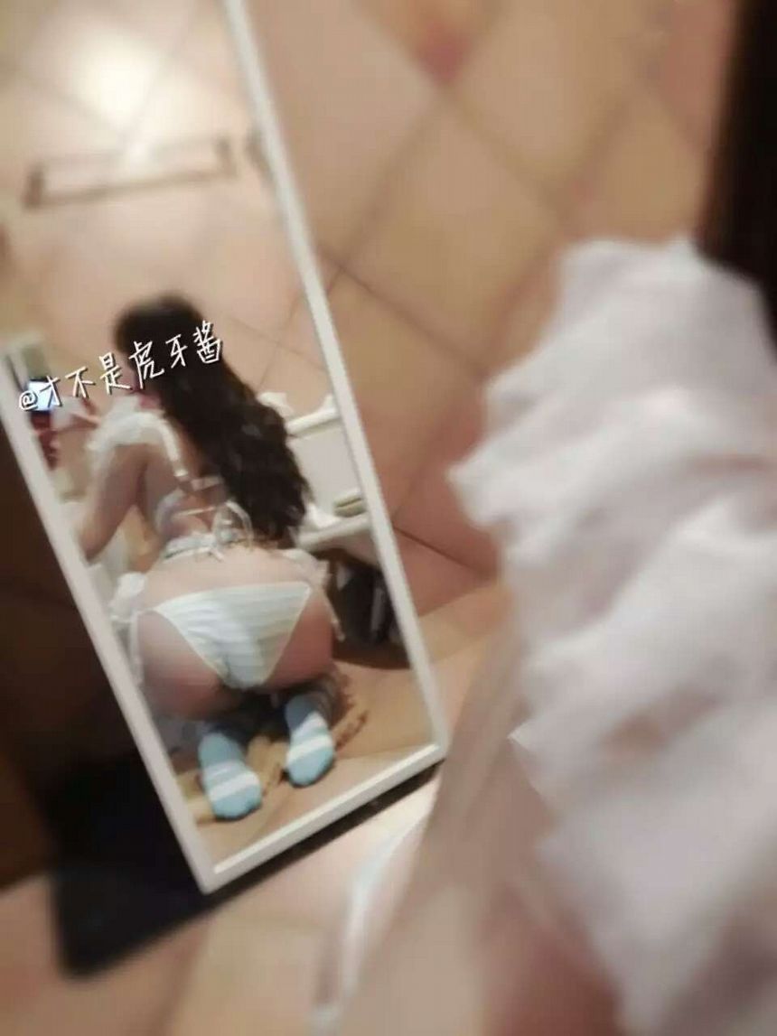 微博红人萝莉才不是虎牙酱VIP无圣光套图[211P]