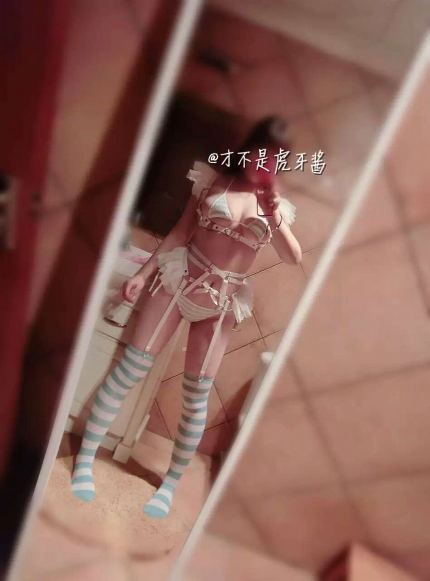 微博红人萝莉才不是虎牙酱VIP无圣光套图[211P]