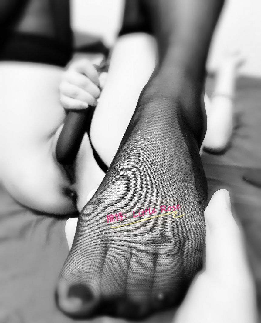 推特福利Little Rose撸至深套图视频[111P/14V/90M]