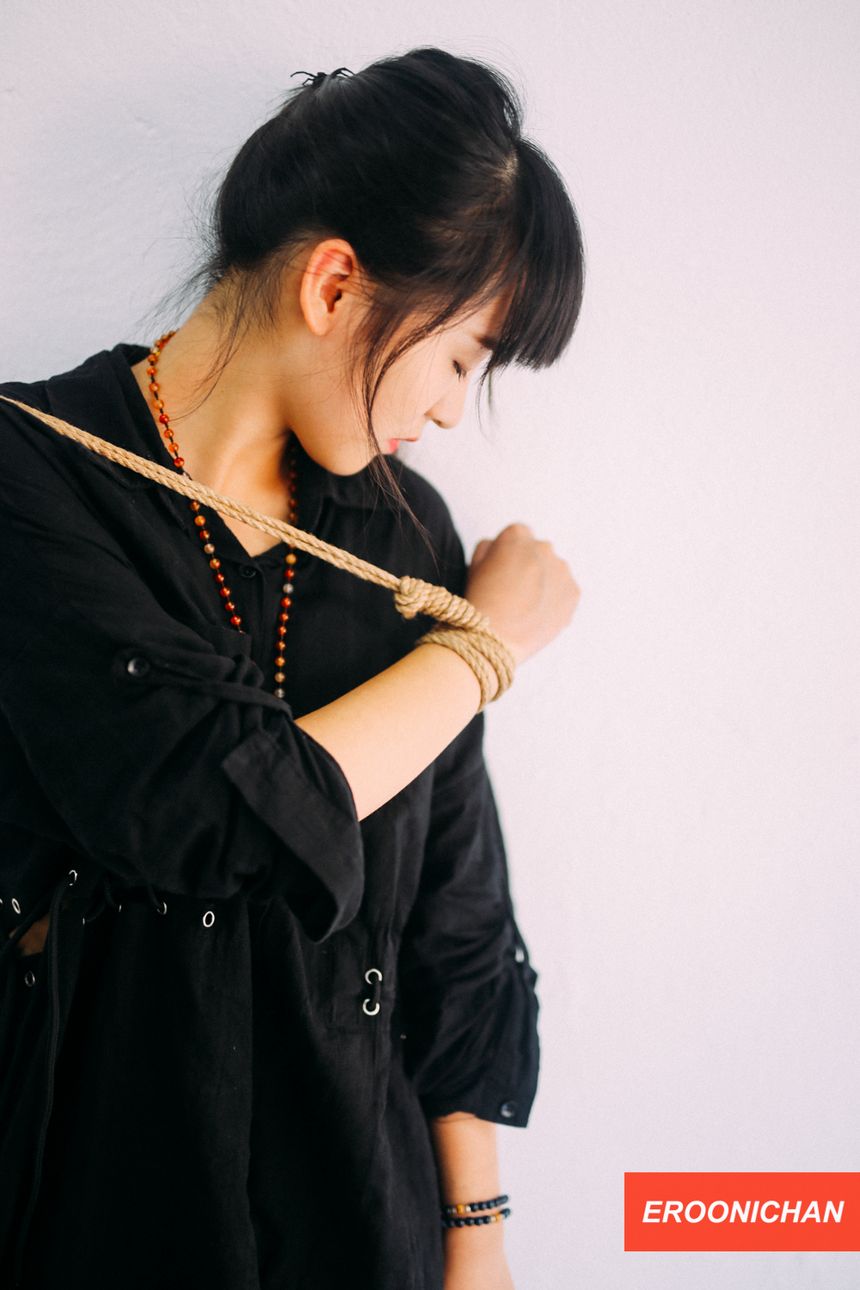 摄影师EROONICHAN出品无圣光套图[80P]