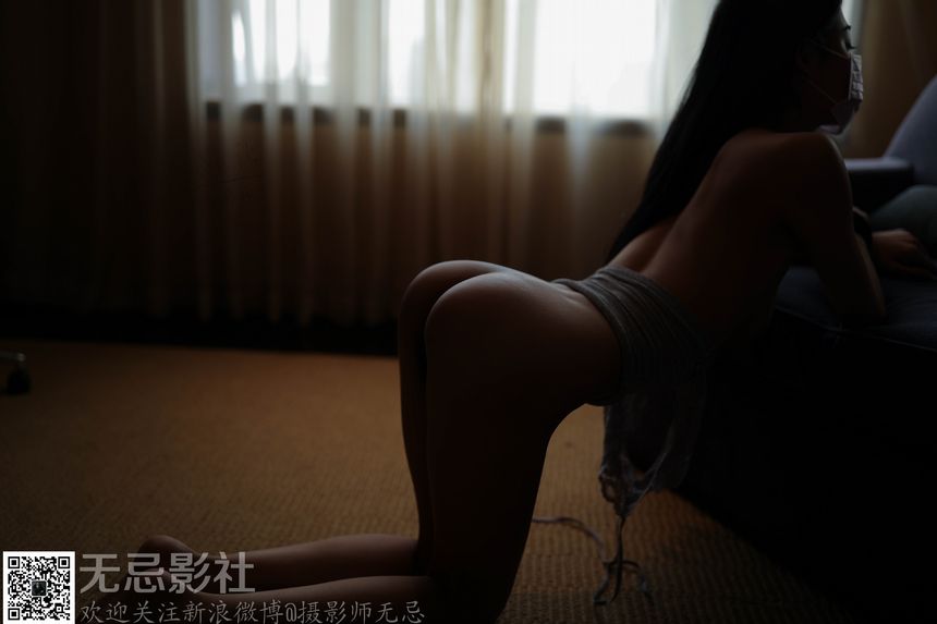 无忌影社出品摄取你的美无圣光套图[36P]