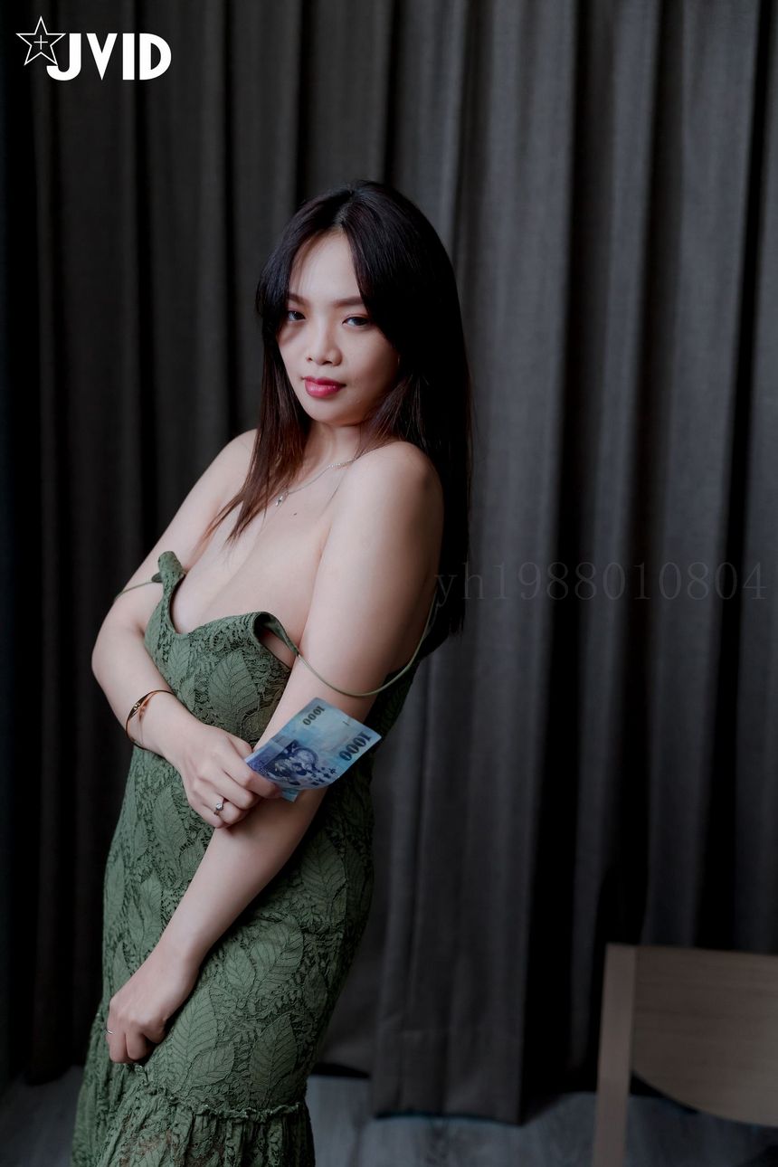 [时效资源]JVID写真与H级真实巨乳女房东约会换房租撸至深套图视频[71P/1V/638M]