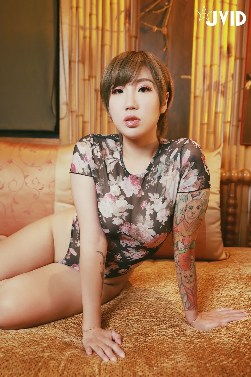 [时效资源]JVID写真冰冰跳蛋攻击撸至深套图视频[53P/1V/380M]