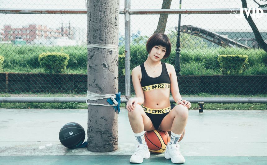 [时效资源]JVID写真篮球队女经理是我们的性宠物撸至深套图视频[100P/2V/142M]