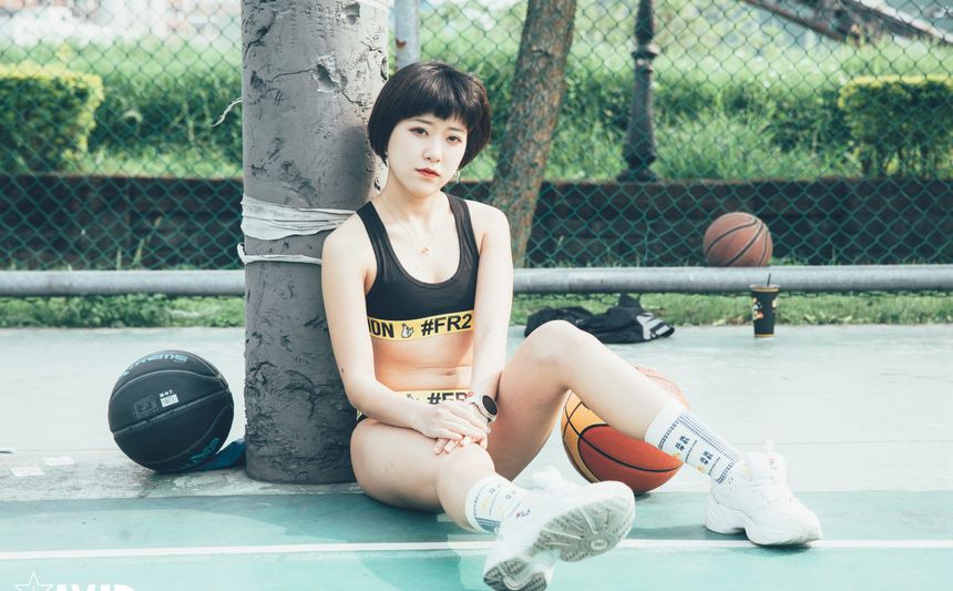 [时效资源]JVID写真篮球队女经理是我们的性宠物撸至深套图视频[100P/2V/142M]